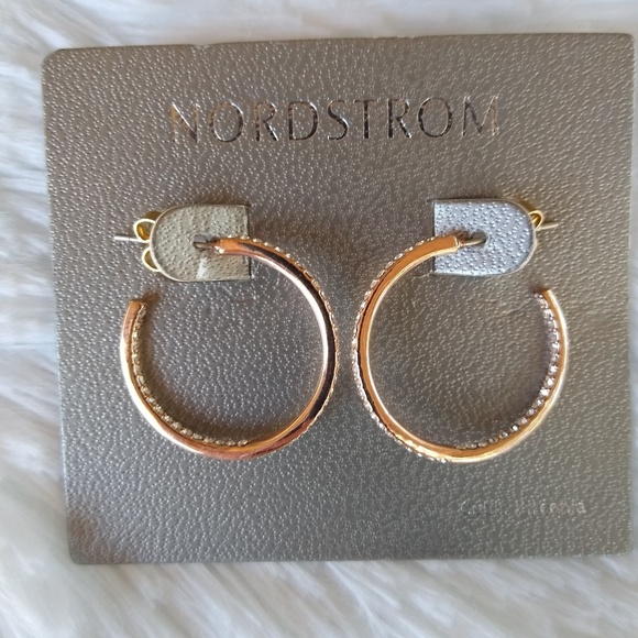 earring - Picture 2 of 3